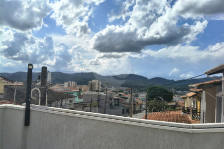 Casa à venda com 3 suítes em Vila Lavínia, Mogi das Cruzes, SP