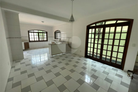 Casa à venda com 4 quartos, sendo 2 suítes,  em Jardim Pagliato, Sorocaba, SP