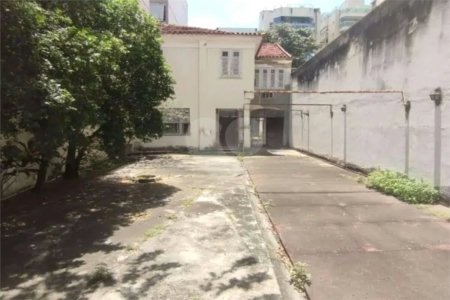 Casa à venda com 3 quartos, sendo 1 suíte, em Tijuca, Rio de Janeiro, RJ