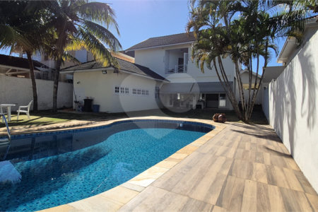 Casa à venda ou para alugar com 3 suítes no condomínio Jardim Theodora, Itu - SP