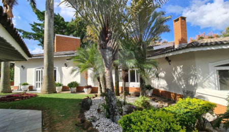 Casa à venda com 5 quartos, sendo 3 suítes,  no condomínio Village Sans Souci, Valinhos - SP