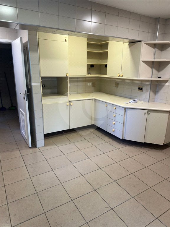 Apartamento à venda com 3 quartos, sendo 1 suíte, em Jardim Europa, São Paulo, SP