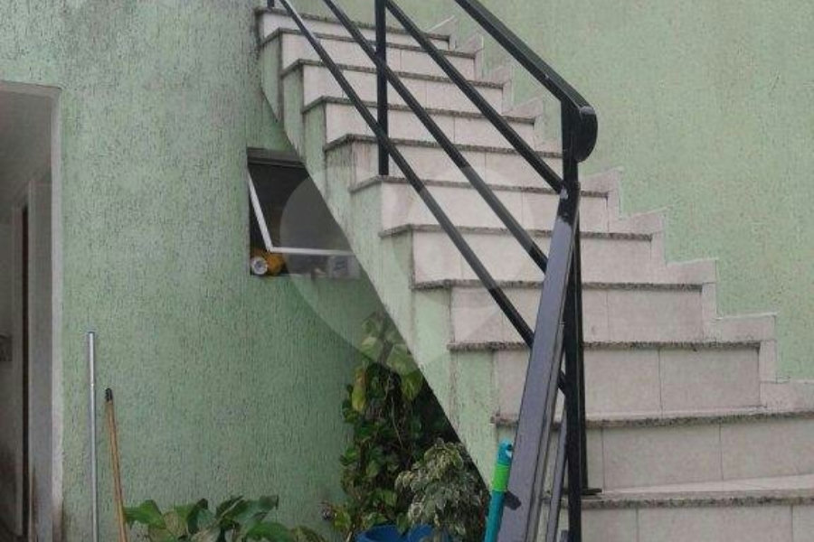 Sobrado à venda com 5 quartos, sendo 4 suítes, em Horto, São Paulo, SP