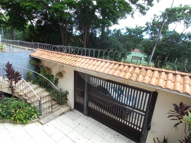 Casa à venda com 3 quartos, sendo 1 suíte,  em Vila Sônia, São Paulo, SP