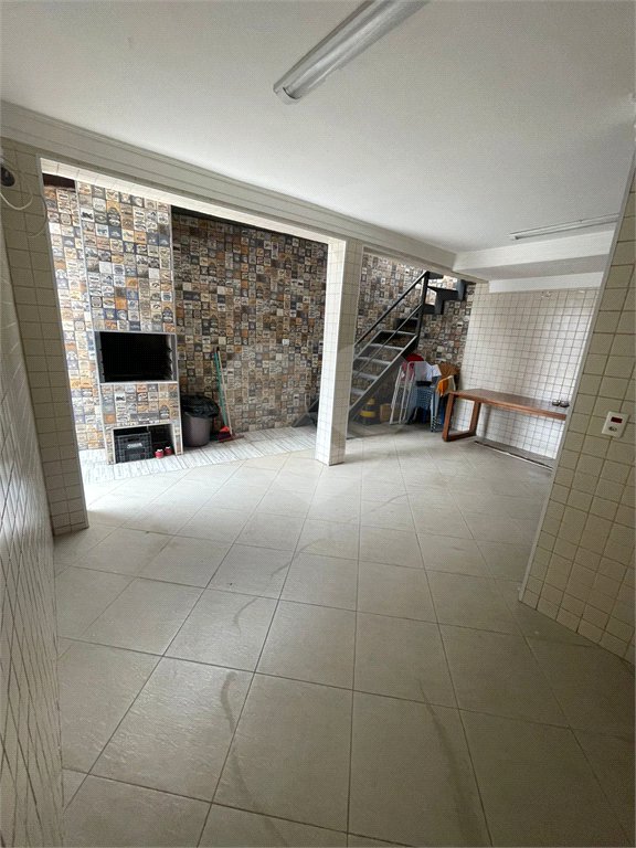 Sobrado à venda com 3 suítes em Vila Nivi, São Paulo, SP
