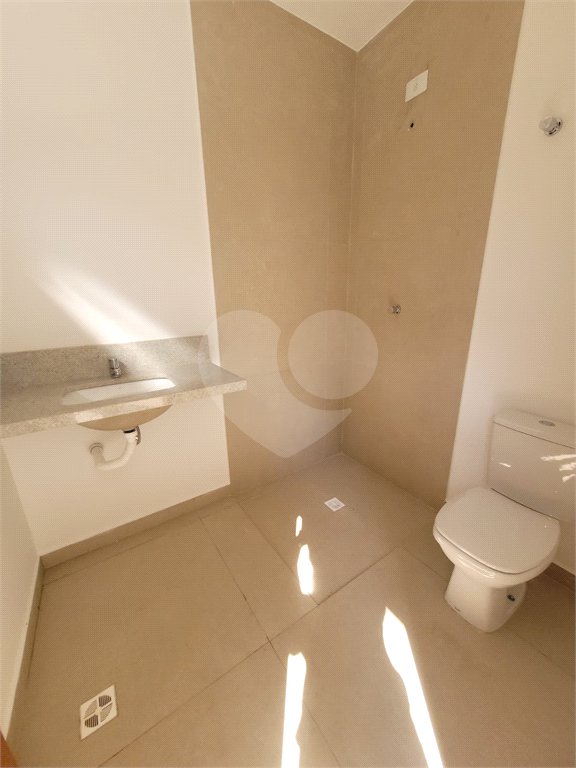 Casa Térrea à venda ou para alugar com 4 quartos, sendo 3 suítes,  em Horto Florestal, São Paulo, SP