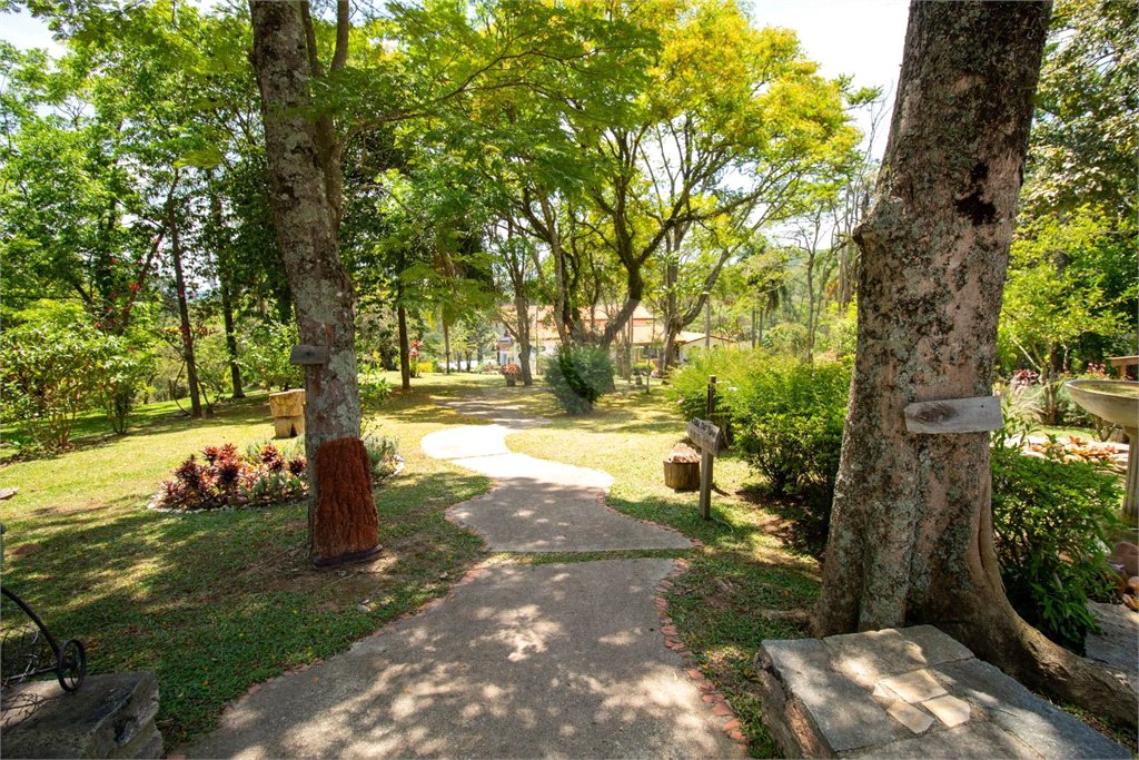 Sítio à venda com 7 quartos, sendo 6 suítes, em Jardim Santa Vitória (canguera), São Roque, SP