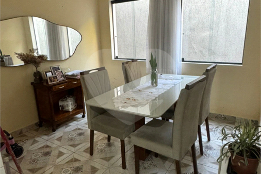 Sobrado à venda com 3 quartos, sendo 1 suíte, em Tremembé, São Paulo, SP