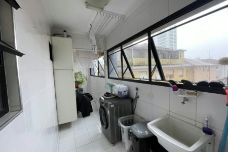 Apartamento 3 dormitórios com 2 suítes, 2 vagas demarcadas, no Embaré, Santos
