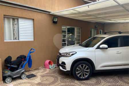 Casa à venda com 3 quartos, sendo 2 suítes, em Jardim Medina, Poá, SP