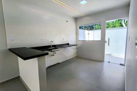 Casa à venda com 2 quartos, sendo 1 suíte,  em Guriri, Cabo Frio, RJ