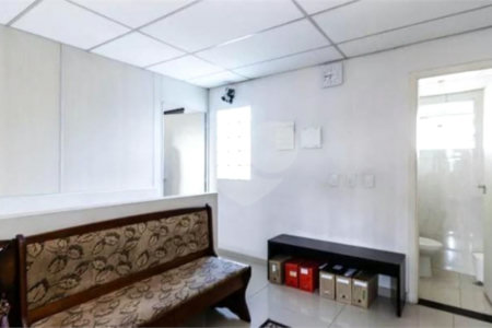Sobrado à venda com 4 quartos, sendo 1 suíte,  em Vila Dalila, São Paulo, SP