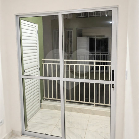 Apartamento à venda com 2 quartos no Centro-sul, Várzea Grande, MT