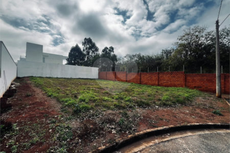 Terreno à venda no condomínio Residencial Golden Ville, Itapetininga - SP