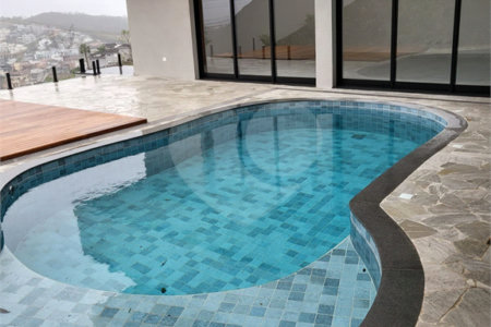Casa à venda com 3 suítes no condomínio Hills, Arujá - SP