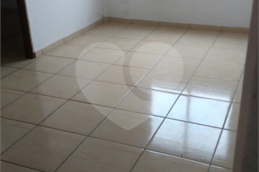 Apartamento à venda com 2 quartos em Cidade Tiradentes, São Paulo, SP