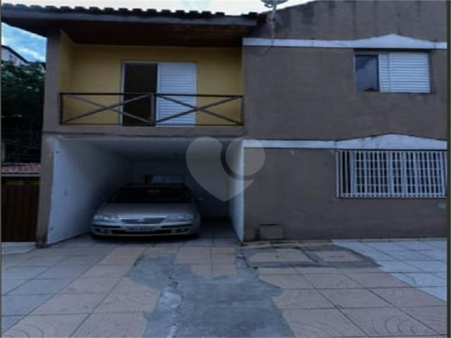 Casa para alugar com 2 quartos, sendo 1 suíte, no condomínio Nova Carioba, São Paulo - SP