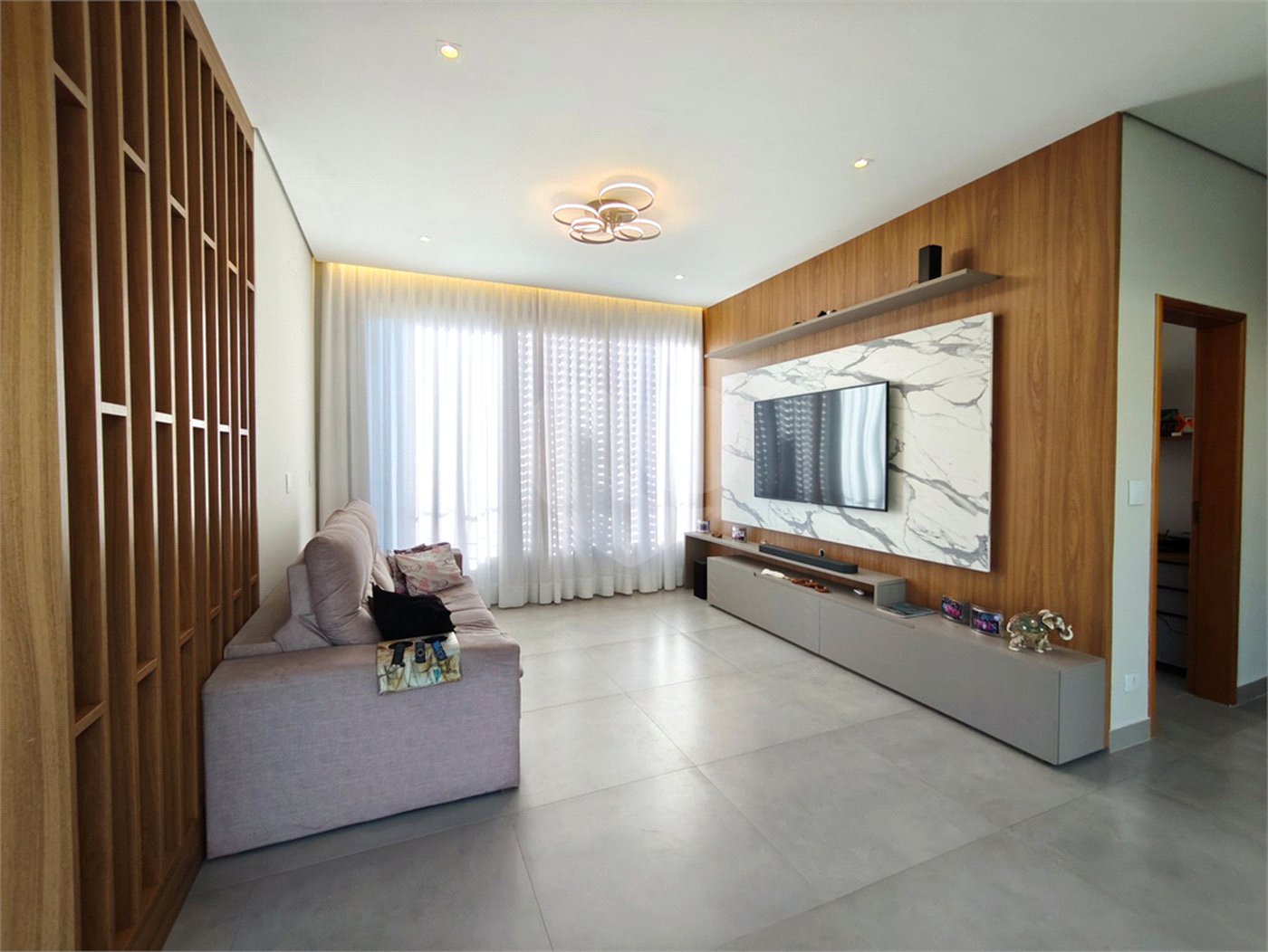 Casa à venda com 3 suítes no condomínio Villa D' Oro, Vinhedo - SP