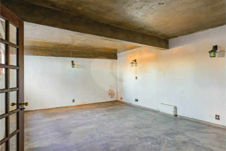 Sobrado à venda com 3 quartos, sendo 1 suíte,  em Jardim Leonor, São Paulo, SP
