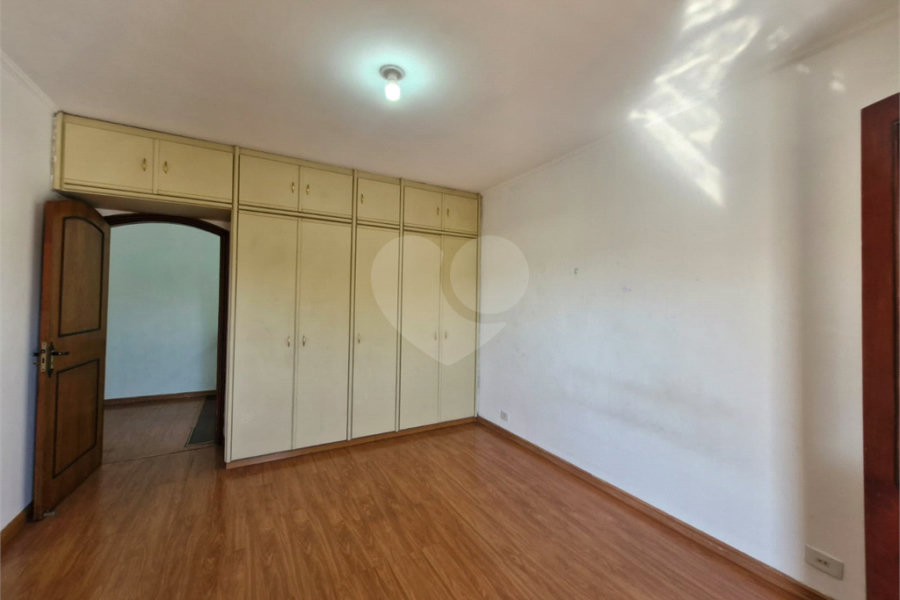 Sobrado à venda com 4 quartos, sendo 3 suítes, em Jardim São Bento, São Paulo, SP