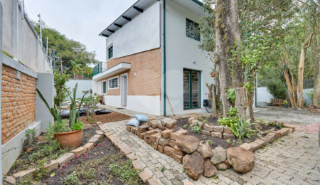 Casa para alugar com 5 quartos, sendo 3 suítes,  em Chácara Monte Alegre, São Paulo, SP