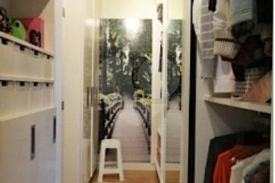 Casa à venda com 4 quartos, sendo 3 suítes, no condomínio Residencial Jardim Itatinga, São Paulo - SP