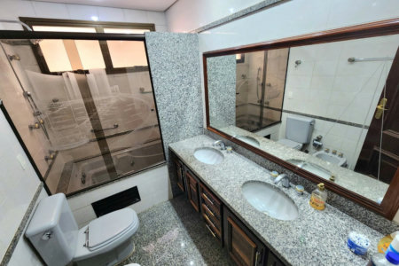Apartamento Alto Padrão Frente Mar com 4 Dormitórios, 3 Suítes e 3 Vagas na Orla de Santos