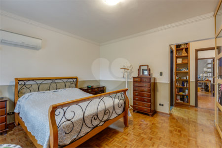 Sobrado à venda com 4 quartos, sendo 1 suíte, em Alto da Boa Vista, São Paulo, SP