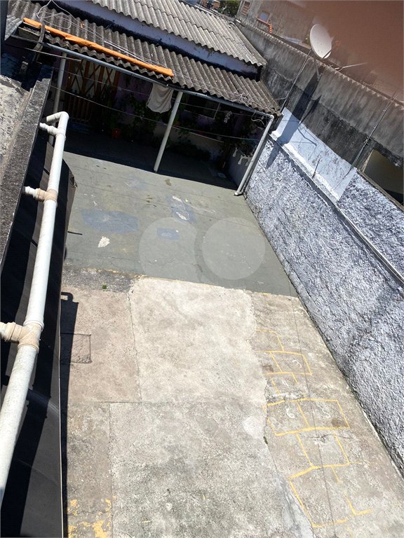 Sobrado à venda com 4 quartos em Jardim Cacique, Suzano, SP