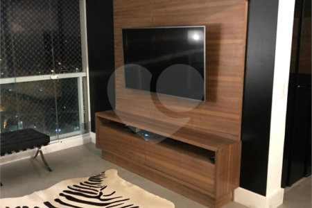 Apartamento à venda com 2 quartos, sendo 1 suíte, em Campo Belo, São Paulo, SP