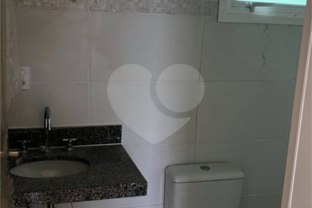 Casa Térrea à venda com 3 quartos, sendo 1 suíte,  no Centro, Bom Jesus dos Perdões, SP