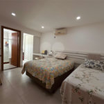 Duplex à venda com 1 quarto, sendo 3 suítes, em Taperapuan, Porto Seguro, BA