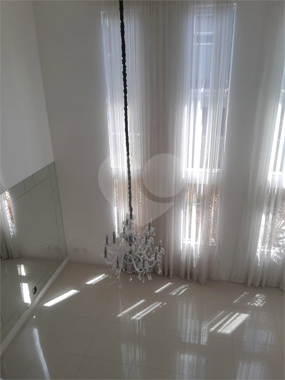 Casa à venda ou para alugar com 4 suítes em Chácaras São Carlos, Cotia, SP
