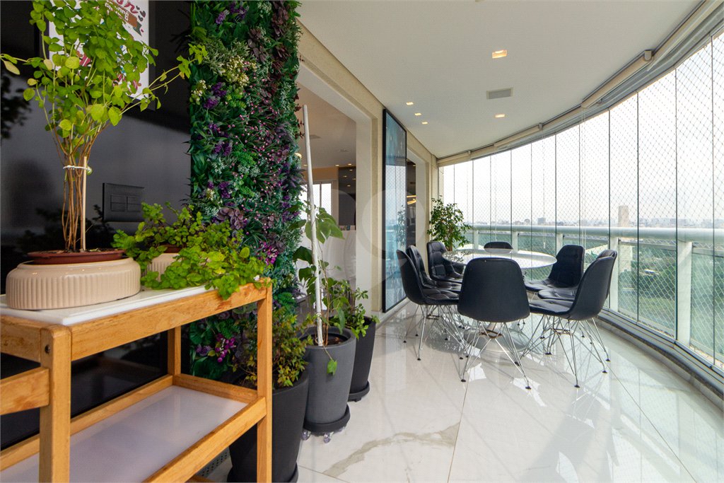 Apartamento de Alto Padrão à Venda na Vila Mariana com 190m², 3 Suítes e Vista para o Parque Ibirapuera
