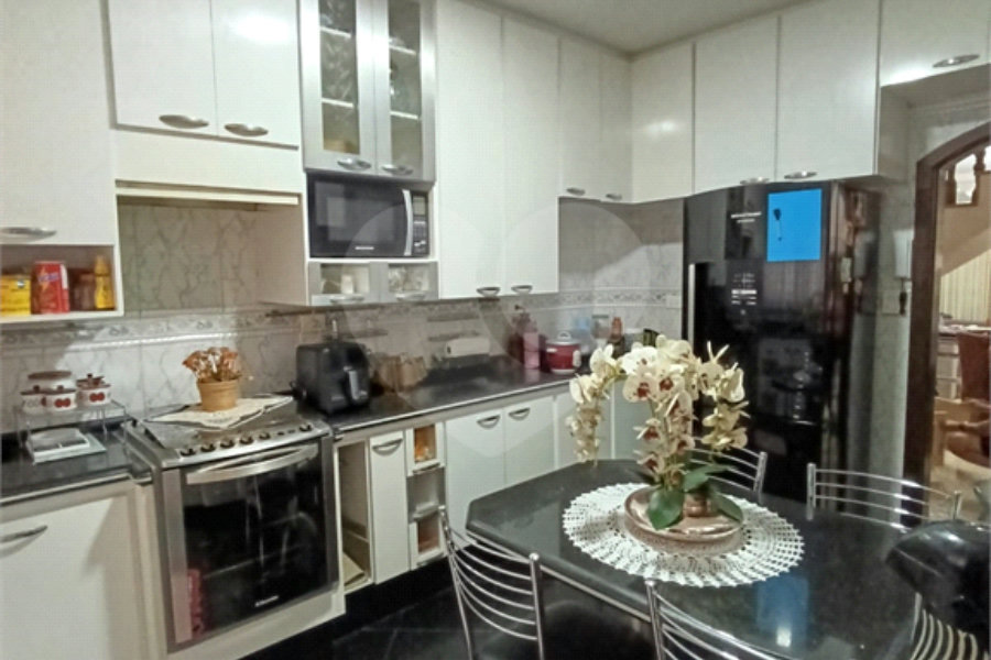 Sobrado à venda com 4 quartos, sendo 1 suíte, em Jaçanã, São Paulo, SP