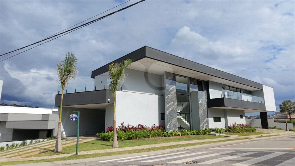 Casa à venda com 5 suítes no condomínio Figueira Garden, Atibaia - SP