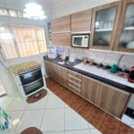 Casa Térrea com 3 dormitórios, sendo 1 suíte.