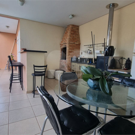 Casa à venda com 4 quartos, sendo 3 suítes,  no condomínio Residencial Villa dos Inglezes, Sorocaba - SP