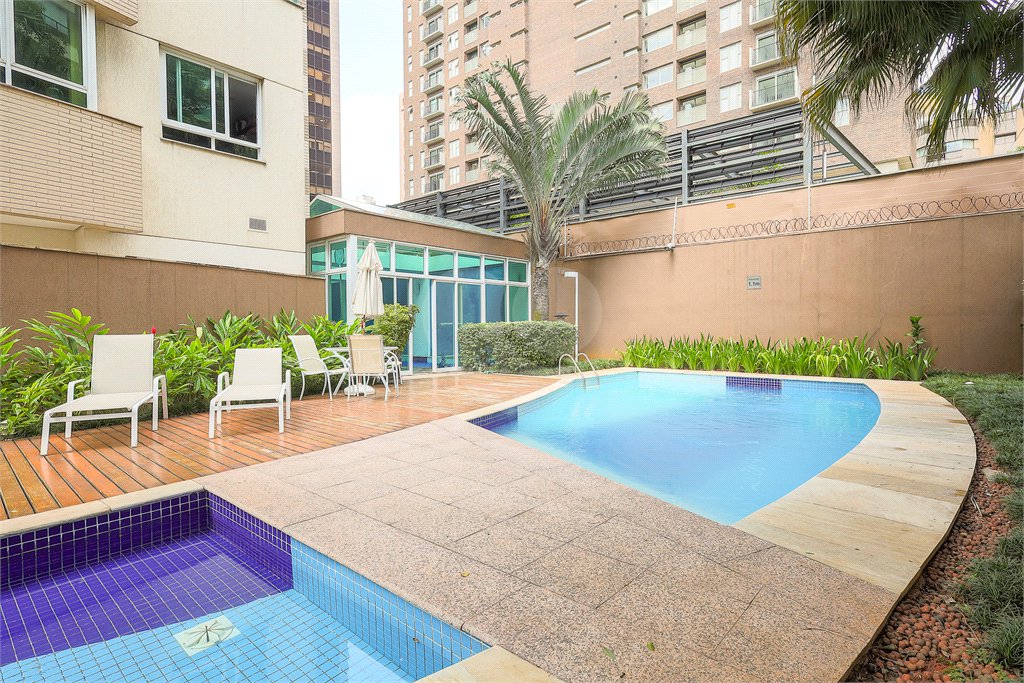 Apartamento à venda com 4 suítes,  em Jardim Paulistano, São Paulo, SP