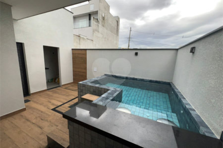 Casa à venda com 3 quartos, sendo 1 suíte, no condomínio Horto Florestal Villagio, Sorocaba - SP