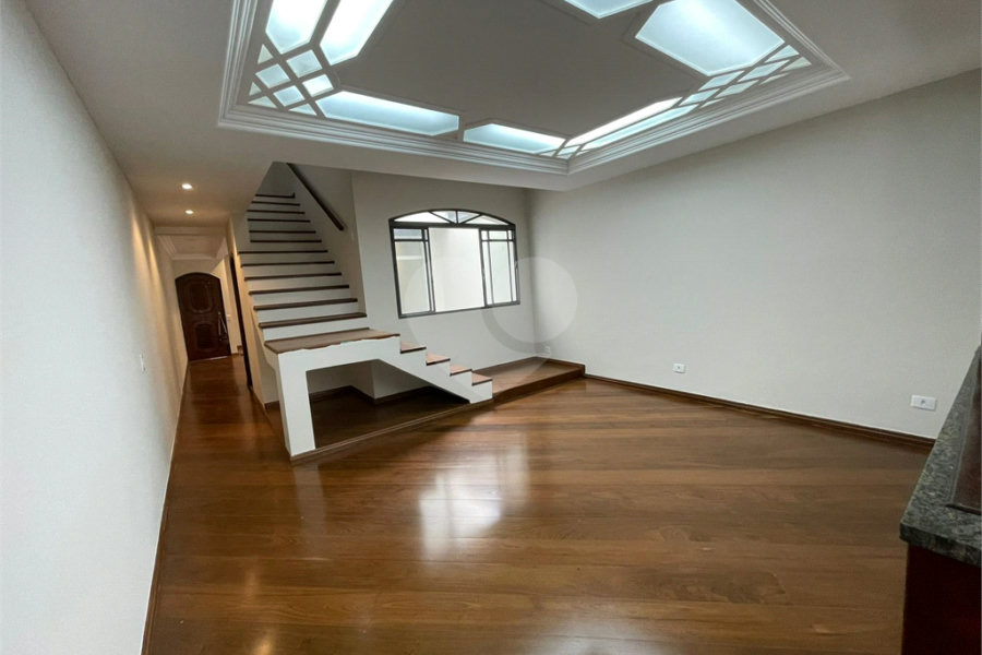Sobrado à venda com 3 quartos, sendo 2 suítes, em Vila Palmeiras, São Paulo, SP