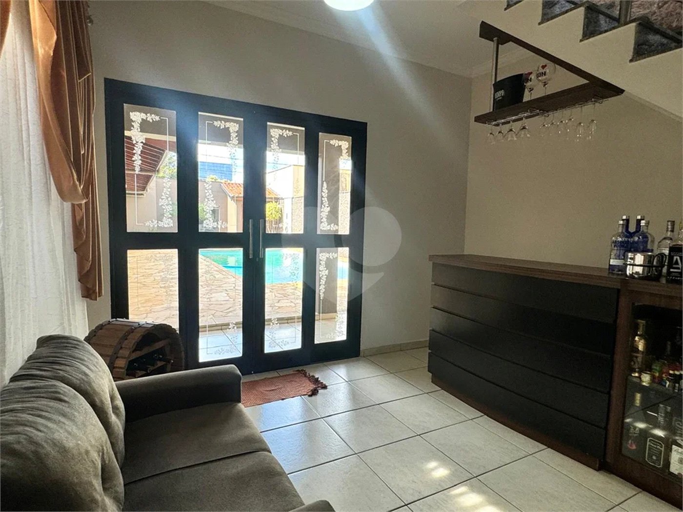 Belíssimo sobrado estilo edícula com 5 dormitórios, à venda na Nova Piracicaba em Piracicaba/ SP.