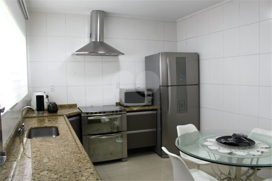 Casa Térrea à venda com 3 quartos, sendo 2 suítes,  em Vila Galvão, Guarulhos, SP