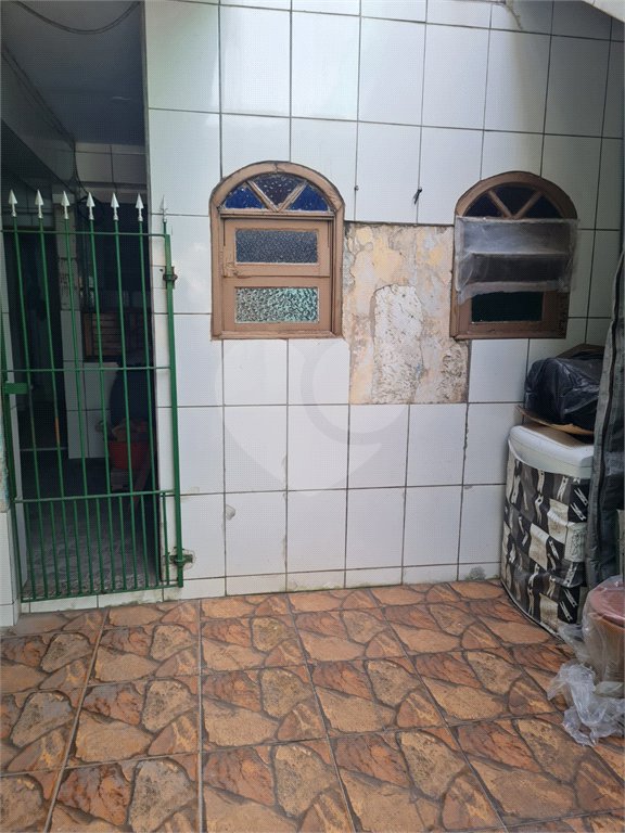 Casa à venda com 6 quartos em Vila dos Remédios, São Paulo, SP