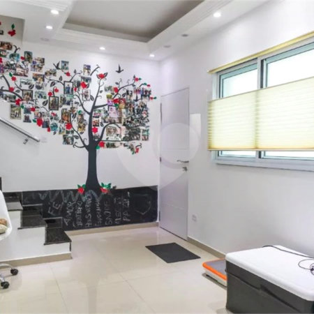 Casa à venda com 3 quartos, sendo 1 suíte,  no condomínio Rafaela I, São Paulo - SP