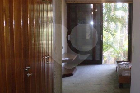 Sobrado à venda com 7 quartos, sendo 4 suítes, em Jardim Petrópolis, São Paulo, SP
