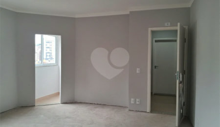 Apartamento à venda com 3 quartos, sendo 1 suíte,  no Centro, Poços de Caldas, MG