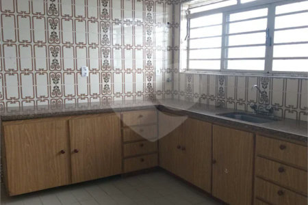 Casa à venda com 4 quartos, sendo 1 suíte,  no Centro, Vinhedo, SP