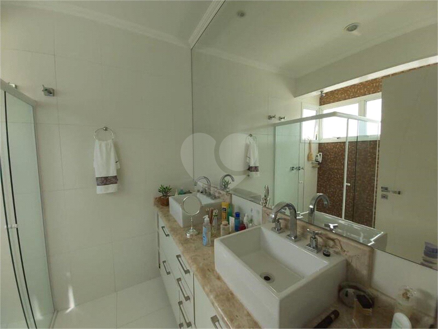 Casa à venda com 4 suítes no condomínio Aldeia da Serrinha, Sorocaba - SP