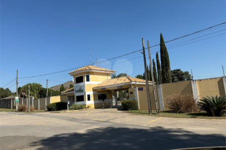 Casa à venda com 3 quartos, sendo 1 suíte, no condomínio Vale do Lago, Sorocaba - SP